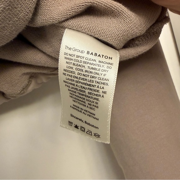 Aritzia Babaton Region Cropped Sweatshirt XS Turner Taupe Super Cozy - Picture 6 of 8